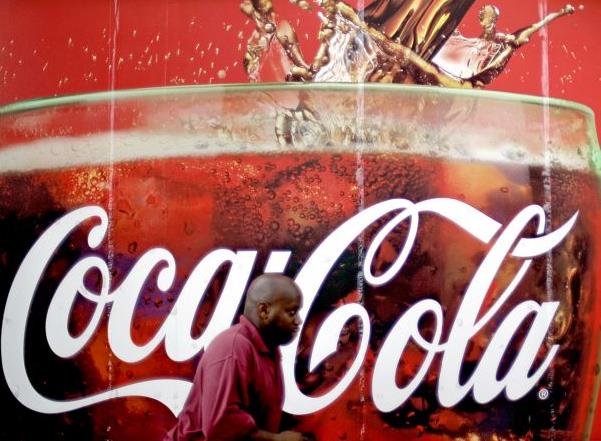 Η Coca-Cola καταργεί έως και 1.800 θέσεις εργασίας σε όλο τον κόσμο